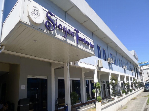 Siayan Travellers Inn Manila powered by Cocotel image 1